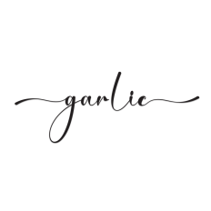 Garlic | Script Font