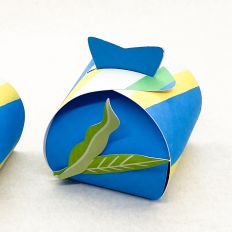 Easy gift box in blue and yellow - print and cut file