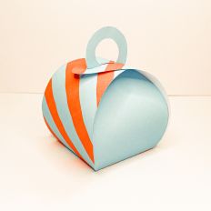 Easy printable gift box in blue and red