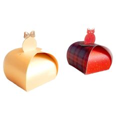 Rounded box with Christmas ball