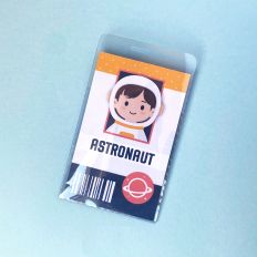 Astronaut Girl Access Badge (Portuguese)