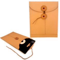 gift card sleeve disc closure