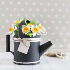 Watering can box with 3d daffodils