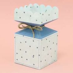 vertical candy box - scalloped
