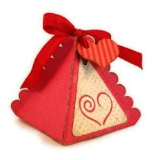 pyramid box scalloped triangle