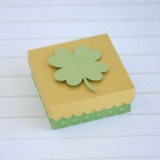 4 leaf clover treat box