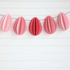 3D egg garland
