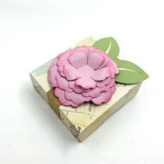 hinged box with 3d flower and belly band