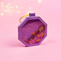 Christmas ornament: octagon shaker