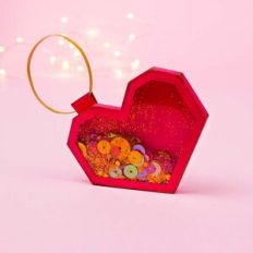 Christmas ornament: heart shaker