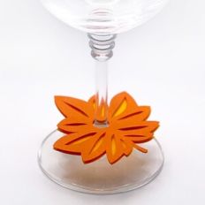 maple leaf wine marker