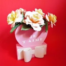 Je T'aime Bundle (Rose and Container)