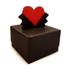 Box 3D Small with Thick Heart Tag