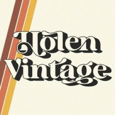 Holen Vintage Font Family
