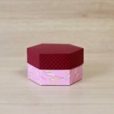 Hexagonal box medium