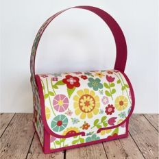 Curved Bag with Handle