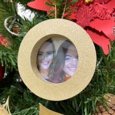 3D CIRCULAR FRAME ORNAMENT