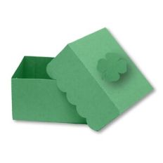 st. patrick's day scalloped box