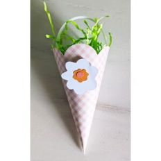 spring hanging treat bag