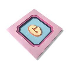 ALPHABET CARD WITH DISPLAY - G