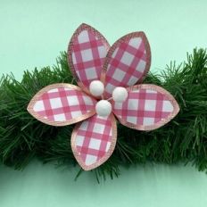 CHECHERED CHRISTMAS FLOWER