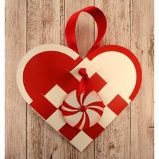 Woven Heart Pocket Peppermint