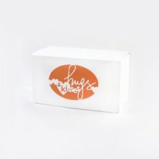 box hugs and kisses