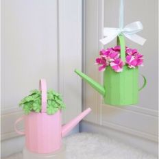 Petite Arrosoir avec Fleur/ Small Watering can with flowers