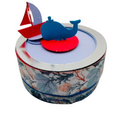 Round box with rotating boat